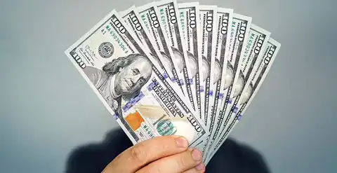 تراجع سعر الدولار مقابل الجنيه إلى أقل مستويات هذا الأسبوع