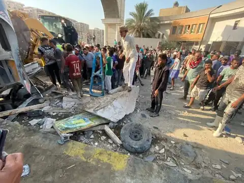 مصرع 3 أشخاص وإصابة 5 في تصادم مروع بطريق الأوتوستراد
