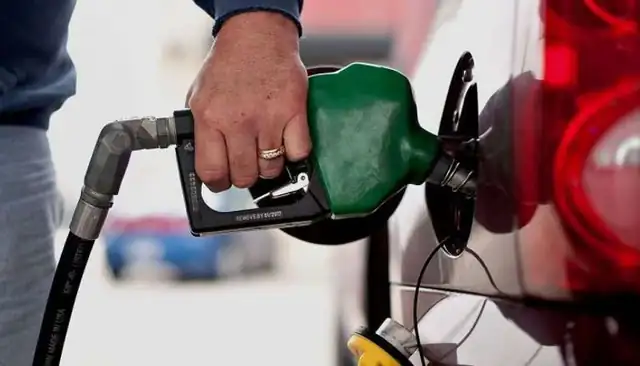 نائب رئيس الوزراء يعلن تثبيت أسعار الوقود لنهاية العام